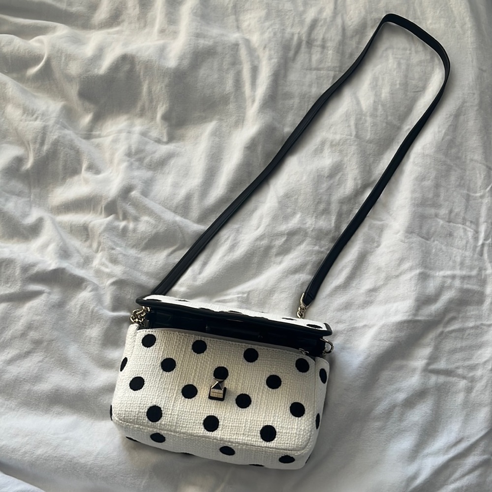 Very cute Kate spade bag. BRAND NEW. Never used